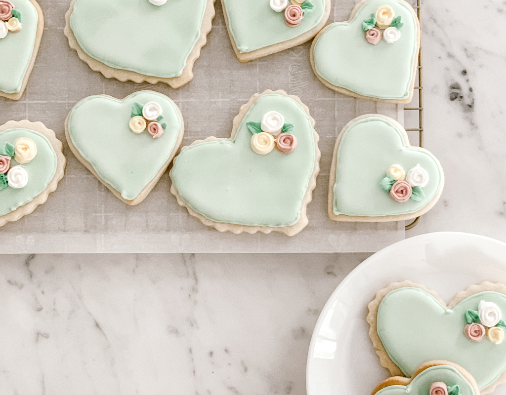 Learn how to use royal icing like a pro. These Valentine's Day cookies were my first attempt at learning how to decorate with royal icing.