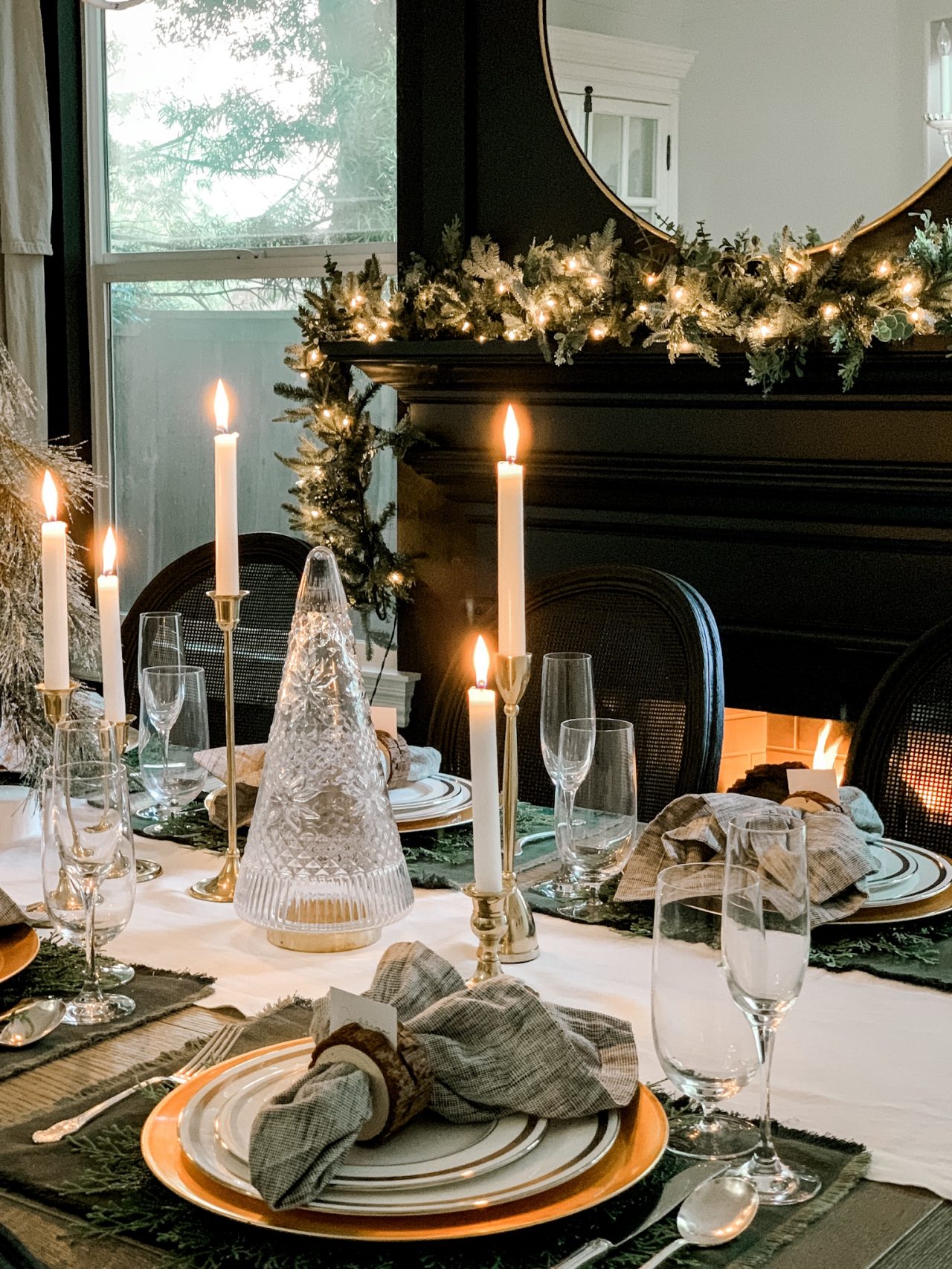 How to Create a Simple + Elegant Christmas Table - Jaclyn James Company